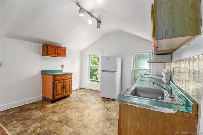 Photo - 34 Poplar St Unit B