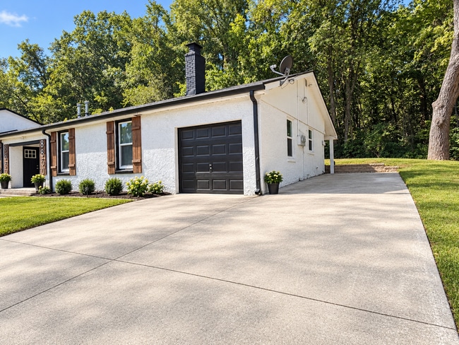 Photo - 8850 Woodland Dr