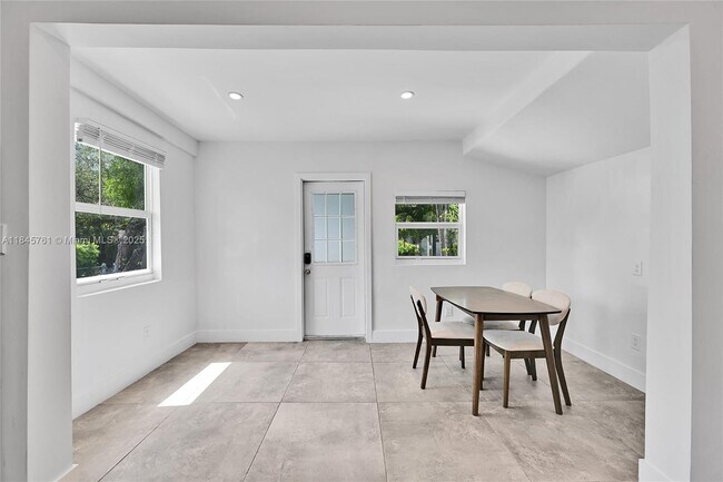 Photo - 21 NE 48th St