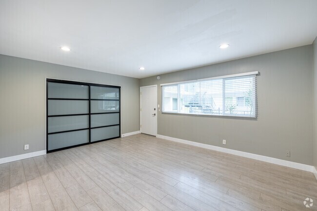 Studio - 500SF - Living Room