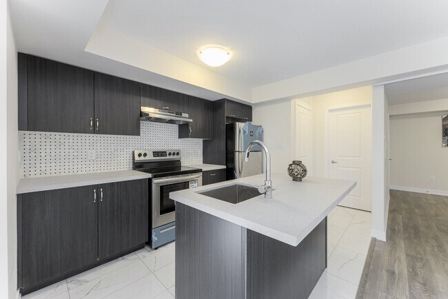 Photo - 2355-2355 Sheppard Ave W