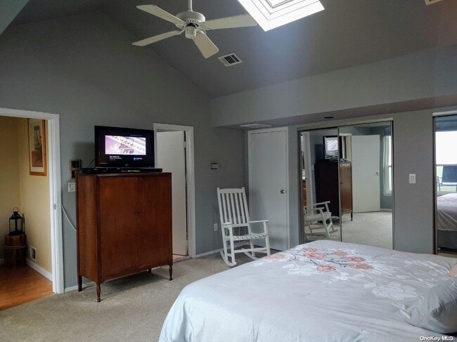 813 Shore Rd