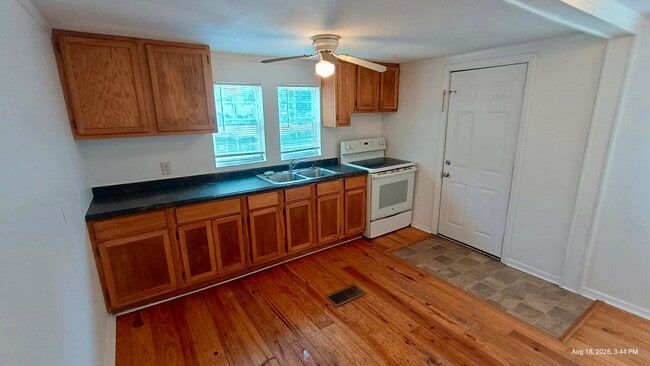 Photo - 115 Deerfield Rd