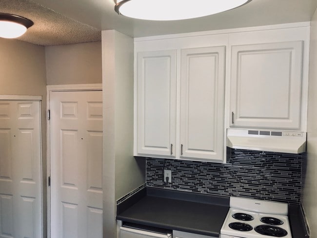 Twenty 2 Eleven Apartment Homes