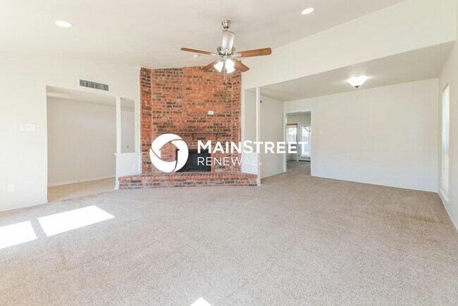 Photo - 3 Bedroom Pet-Friendly Home in PLANO, TX with Main Street Renewal
