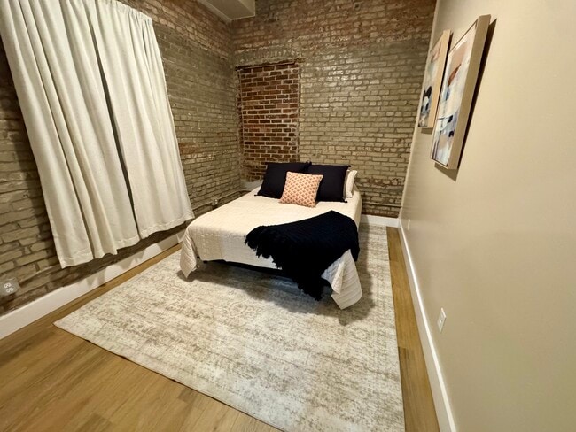 Photo - 716 Broadway St