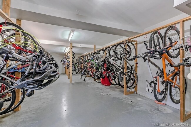 Photo - 575 Crandon Blvd Unit 406