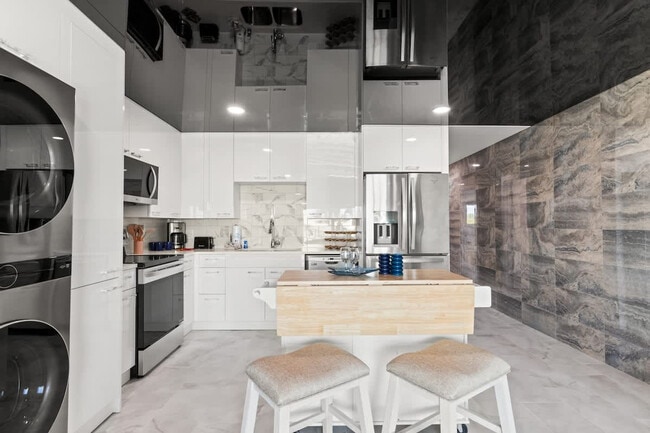 Photo - 8743 Thomas Dr Unidad SI FL3-ID1355015P