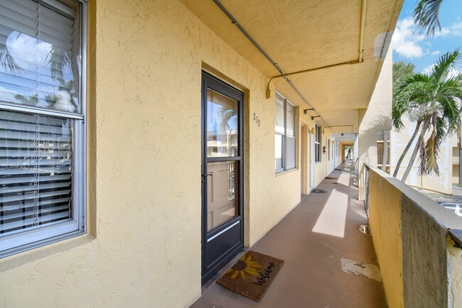 Photo - 777 S Federal Hwy Unit 202h