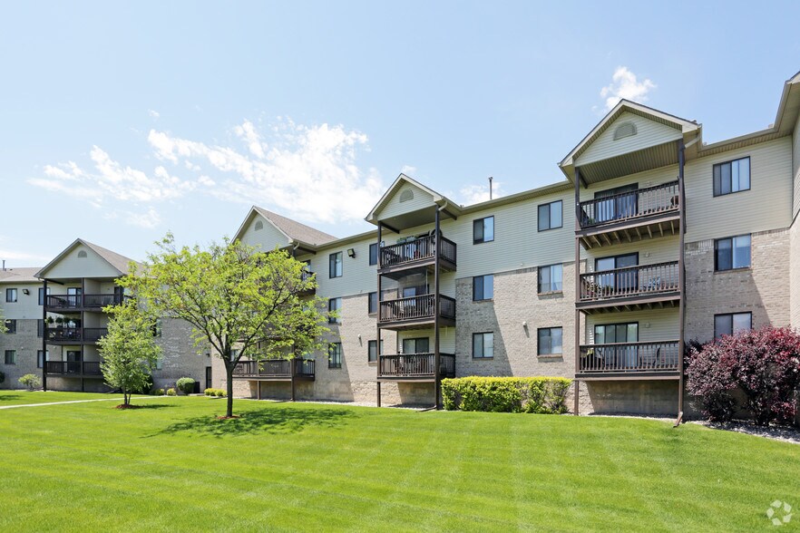 Southwest Gables Apartments For In Omaha Ne Building