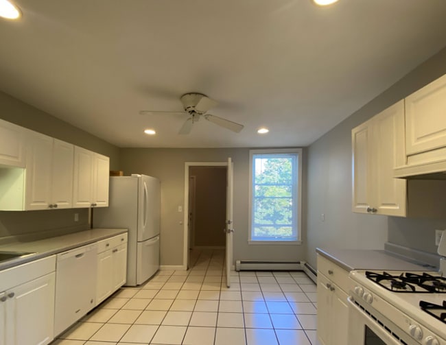 Photo - 11 Beacon St