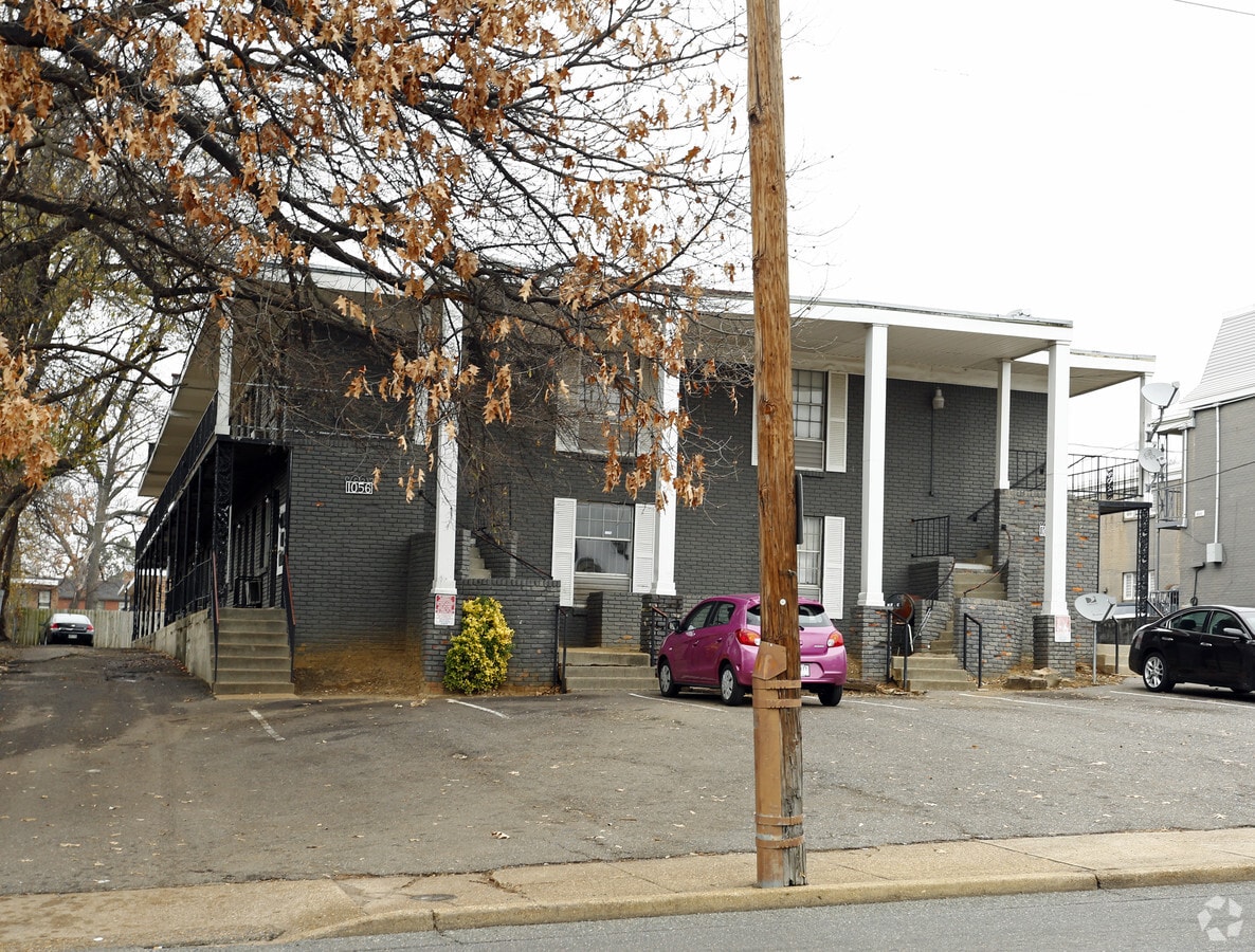 Photo - 1056 Poplar Ave