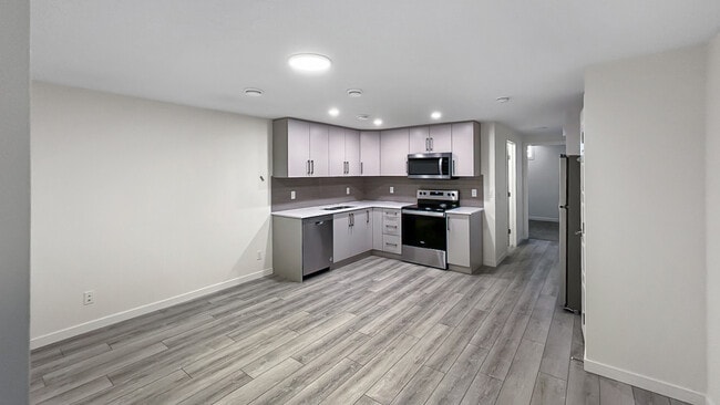 Photo - 104 Marmot Way NW