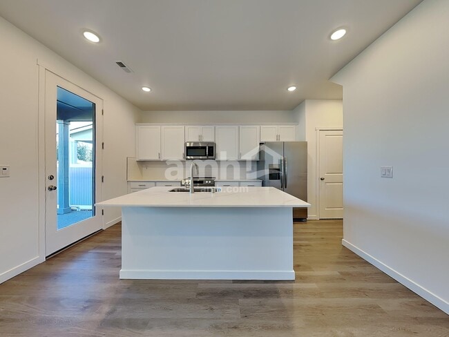 Photo - 5118 Turnstone St SE