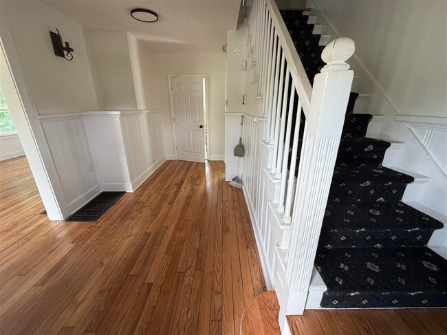 Photo - 509 University Dr