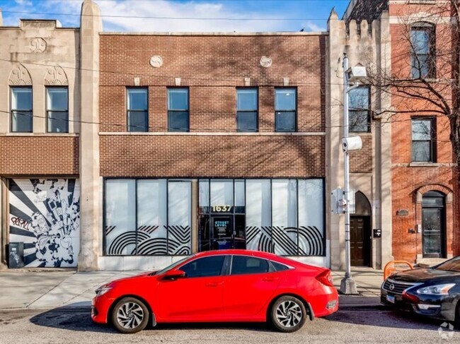 Building Photo - 1637 N Ashland Ave Rental