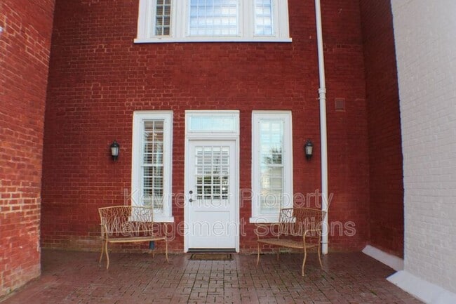 Photo - 100 W Village Dr Unit 101