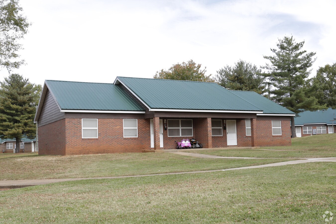 Photo - Colonial Heights