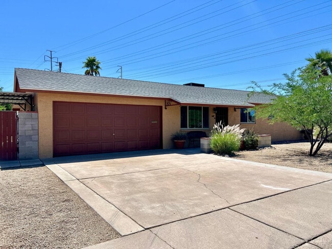 Photo - 6607 E Sheridan St