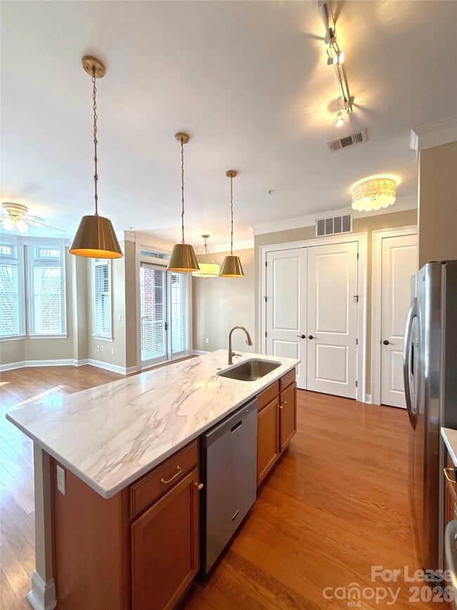 Photo - 2810 Selwyn Ave Unidad 308