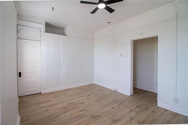 Photo - Cherokee 2214-2216 Unidad Cherokee 2214-2nd Floor