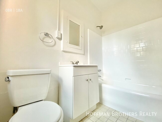 Photo - 1414 N Kingsley Dr Unit 101