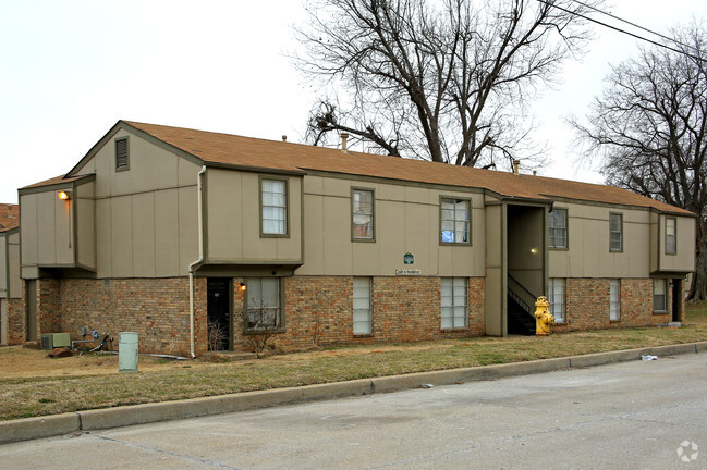 Western Pines Apartments - Western Pines Apartments