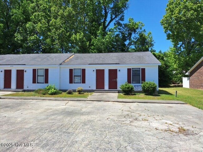 Building Photo - 1402 Hooker Rd Unit B Rental