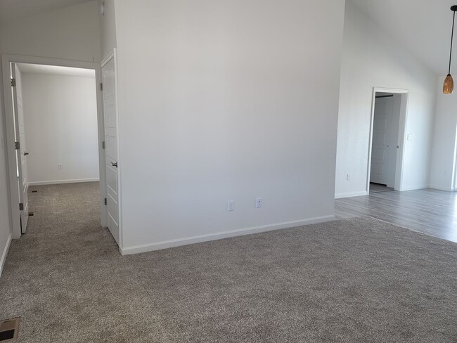 Building Photo - 914 Concerto Lane