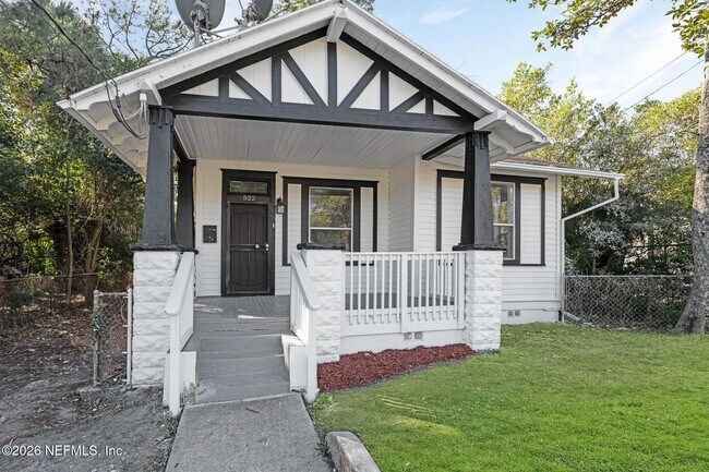 Photo - 522 W 21st St