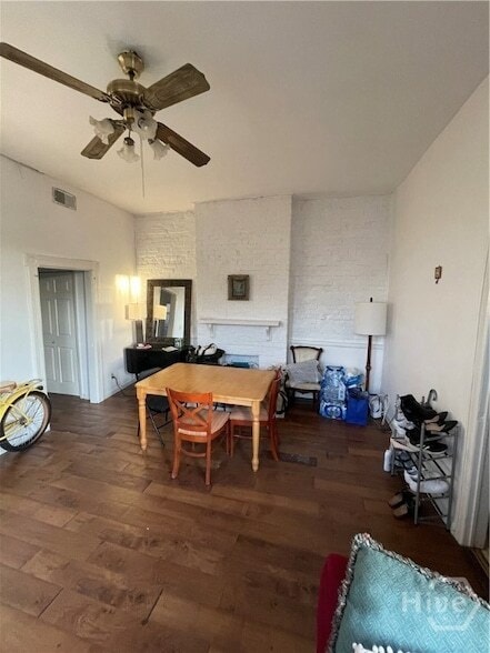 Building Photo - 219 E Taylor St