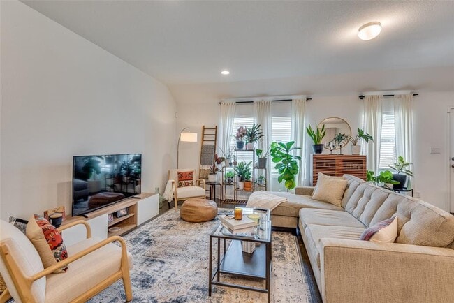 Photo - 809 S San Marcos St