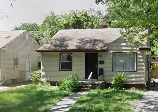 Charming 2-Bedroom Home in a Quiet Detroit... - Charming 2-Bedroom Home in a Quiet Detroit...