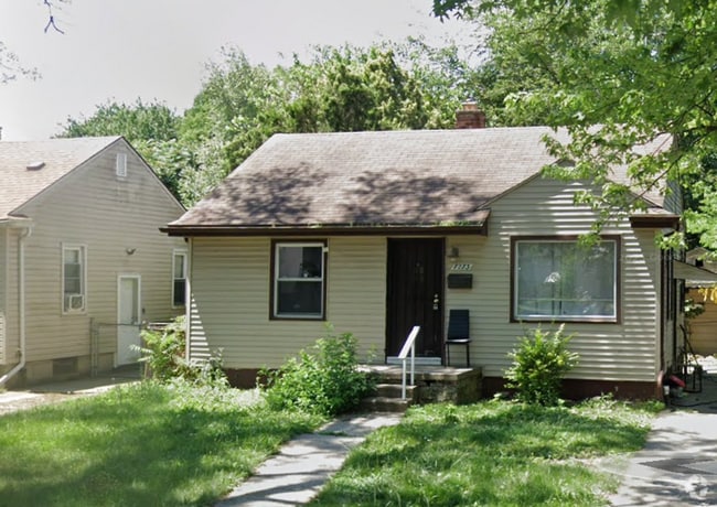 Building Photo - Charming 2-Bedroom Home in a Quiet Detroit...