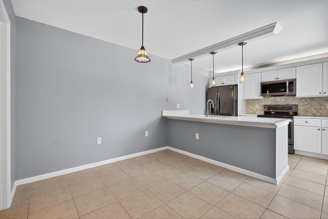 Building Photo - 2814 28th Ct Rental