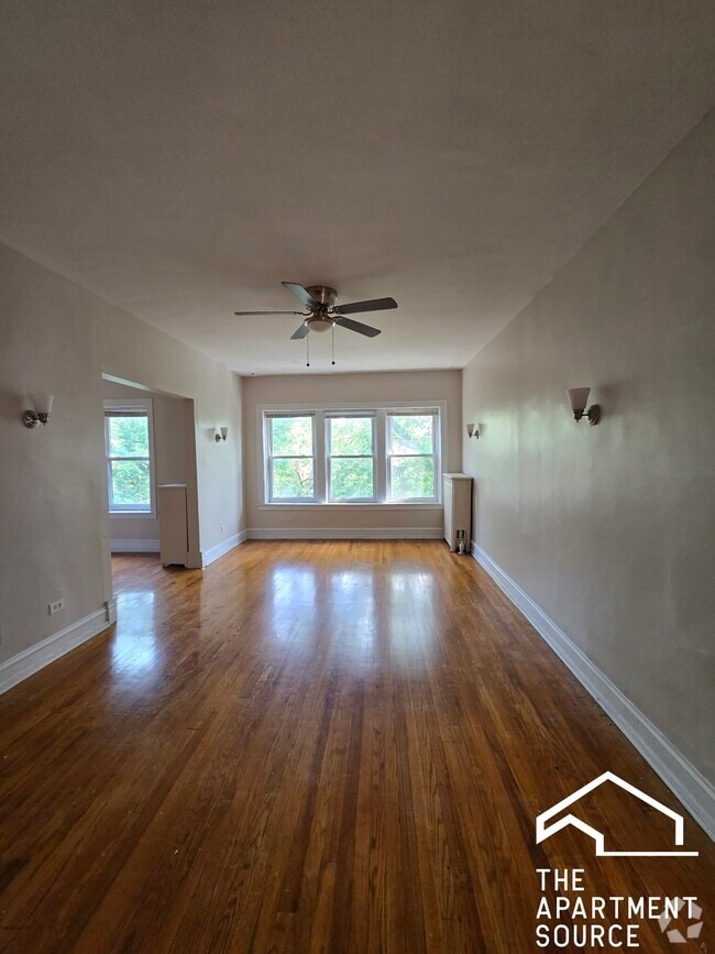 Building Photo - 1364 W Estes Ave Unit 3S Rental