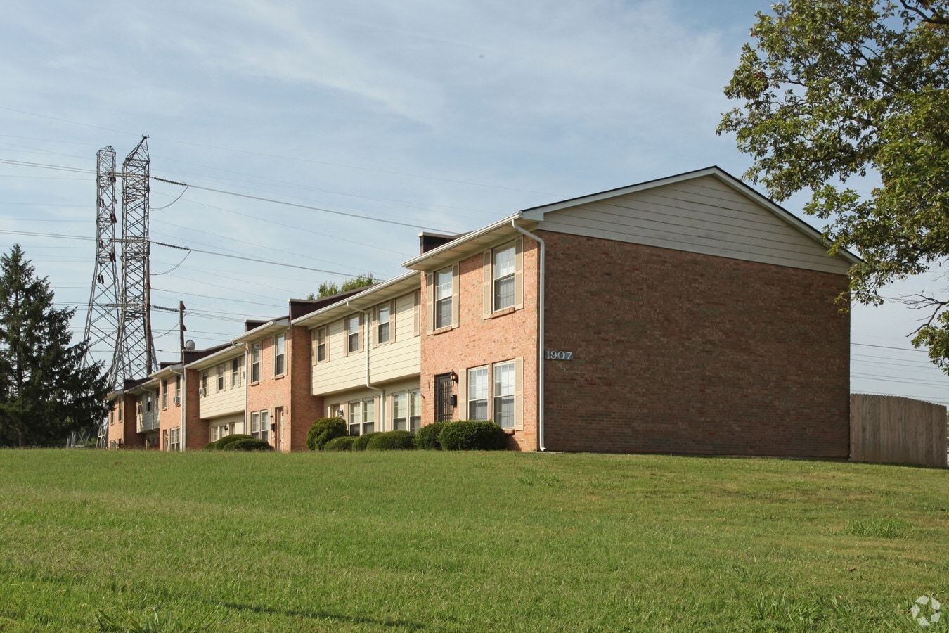 Fox Hill Apartments - Fox Hill Apartments