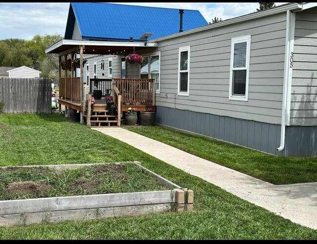 4 Bedroom 2 Bath home in Manhattan - 4 Bedroom 2 Bath home in Manhattan