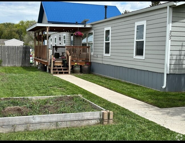 Building Photo - 4 Bedroom 2 Bath home in Manhattan