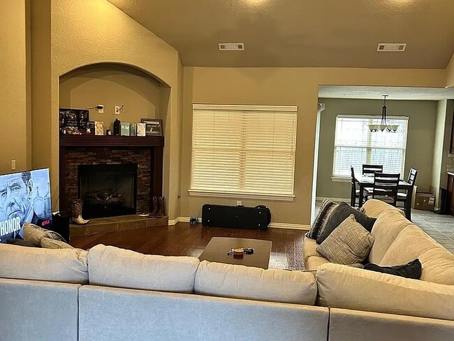 Photo - 1900 SW Cypress St