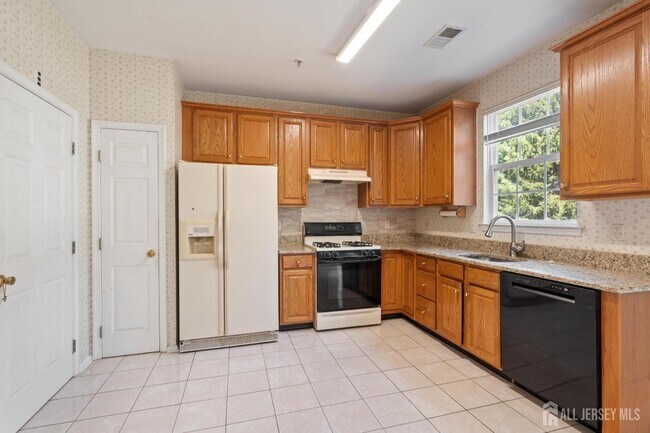 Photo - 1209 Blossom Cir