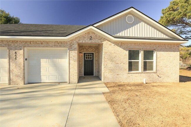 Photo - 655 N Genevieve Ave Unit 2