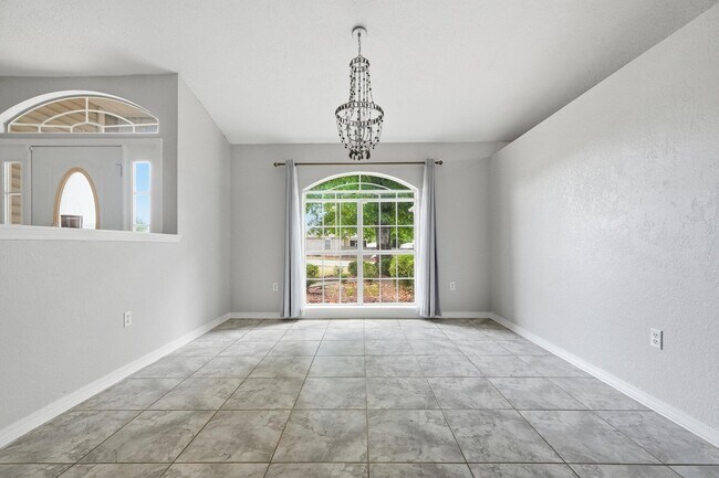 Photo - 123 Steeplechase Dr