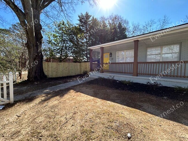 Photo - 1328 Sharon St NW