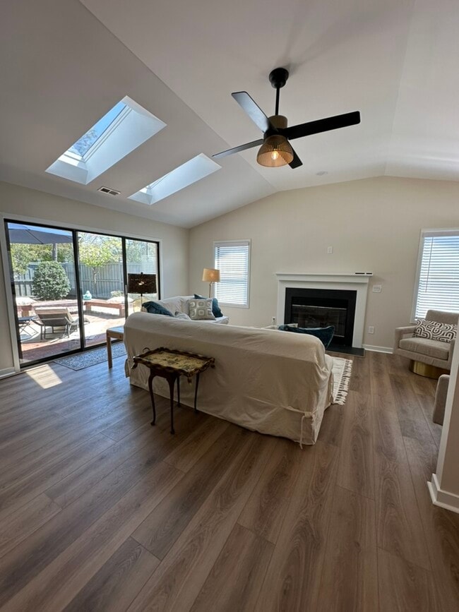 Photo - 221 Bogey Dr