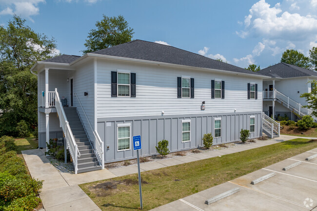 Building Photo - Petersburg Square Apartments