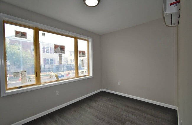 Photo - 108-46 153rd St