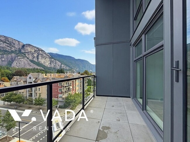 The Lauren 2 BR Loft Rental 604-38013 Third Ave Squamish: VADA