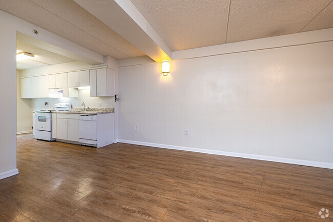 2BR, 1BA - 940SF - Dining Room