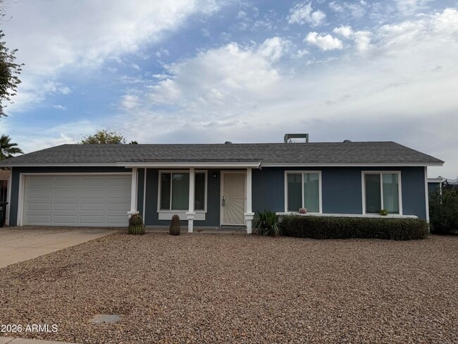 Building Photo - 3305 E Helena Dr